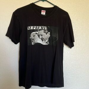 Supreme T-shirt
